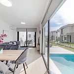 公寓 Thalassa & Thalassa Prive Residential Complex