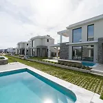 Thalassa & Thalassa Prive Residential Complex 公寓 Ofrínion