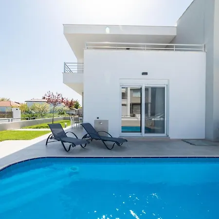 Apartment Thalassa & Thalassa Prive Residential Complex Ofrinion
