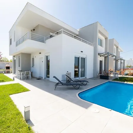 Thalassa & Thalassa Prive Residential Complex * Ofrinion