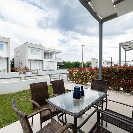 Thalassa & Thalassa Prive Residential Complex * Ofrinion