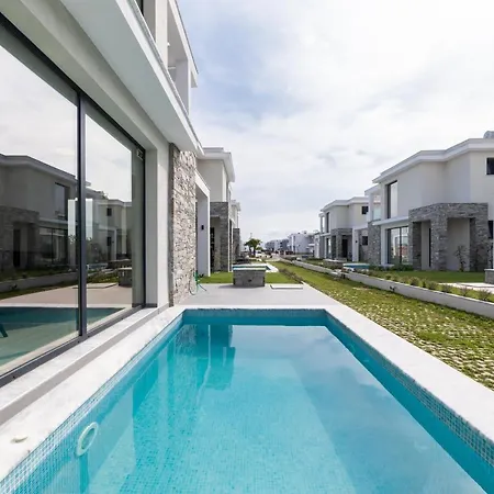 Thalassa & Thalassa Prive Residential Complex Appartement