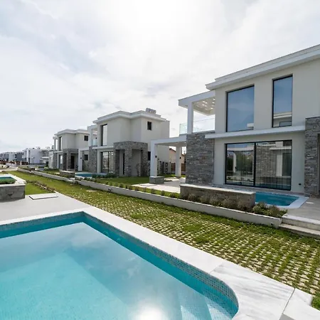 Thalassa & Thalassa Prive Residential Complex Apartment Ofrinion