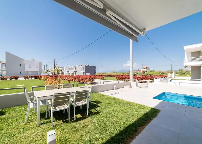 Thalassa & Thalassa Prive Residential Complex Apartament