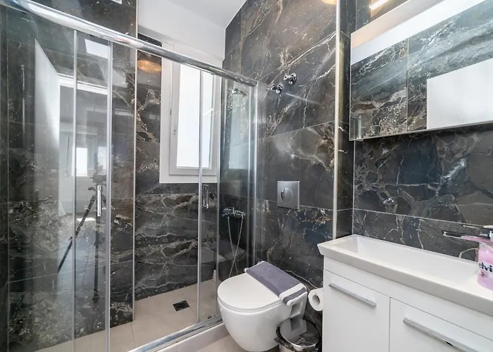 Thalassa & Thalassa Prive Residential Complex Apartament