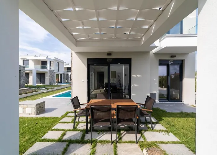 Thalassa & Thalassa Prive Residential Complex * Ofrinion